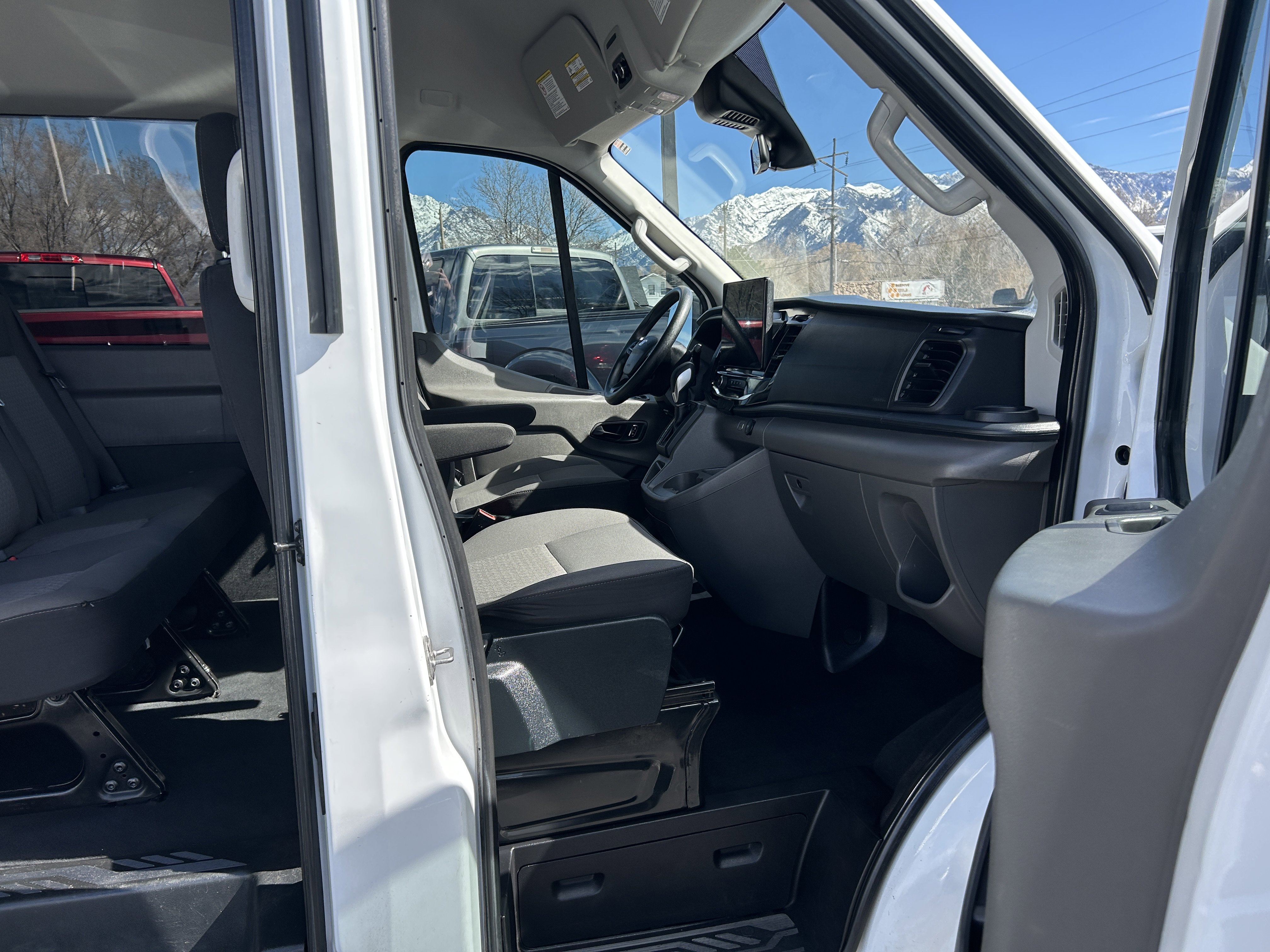 Used 2023 Ford Transit 350 XLT image 10