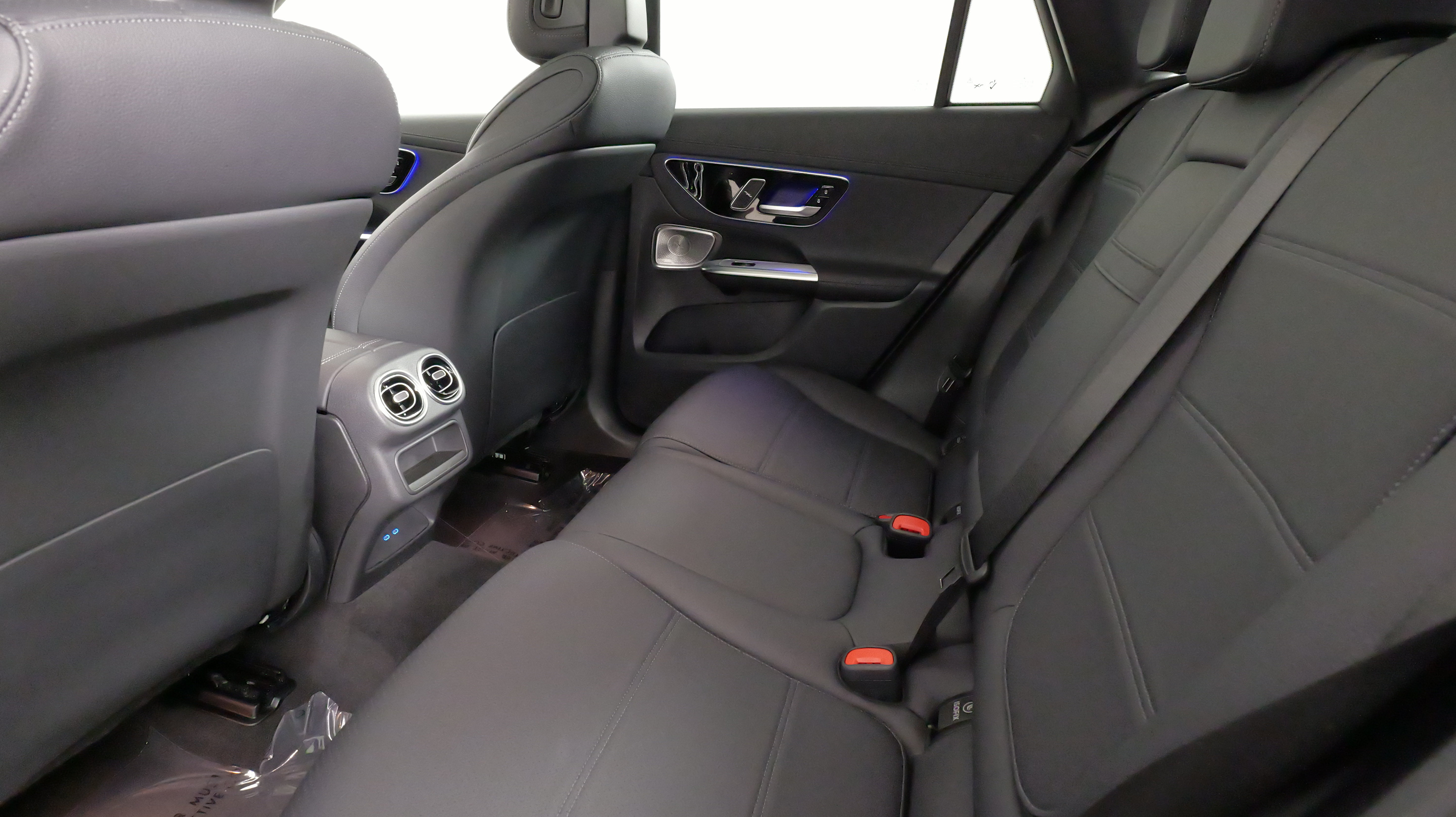 Used 2024 Mercedes-Benz GLC 300 4MATIC image 34