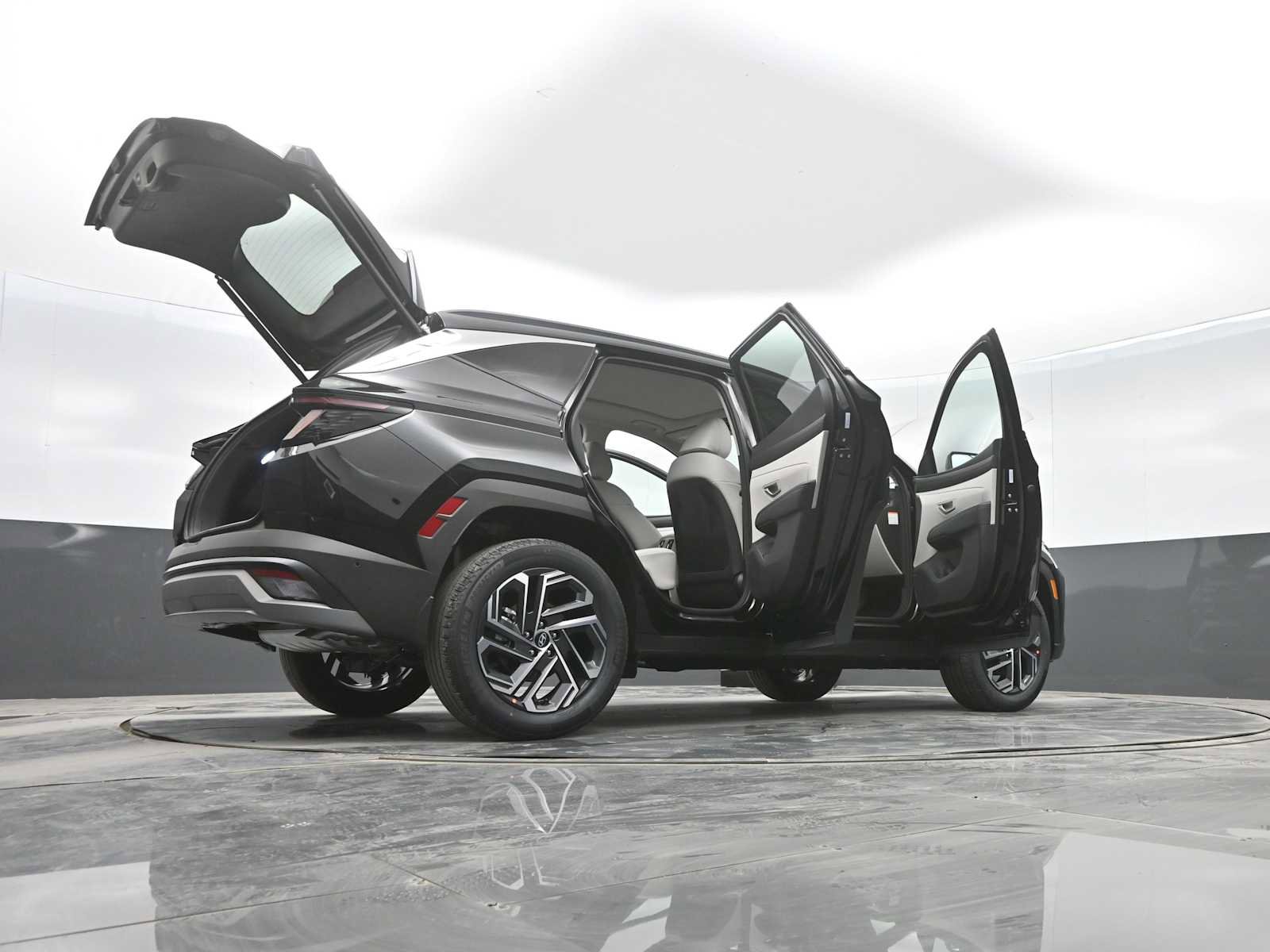 New 2026 Hyundai Tucson Limited image 32