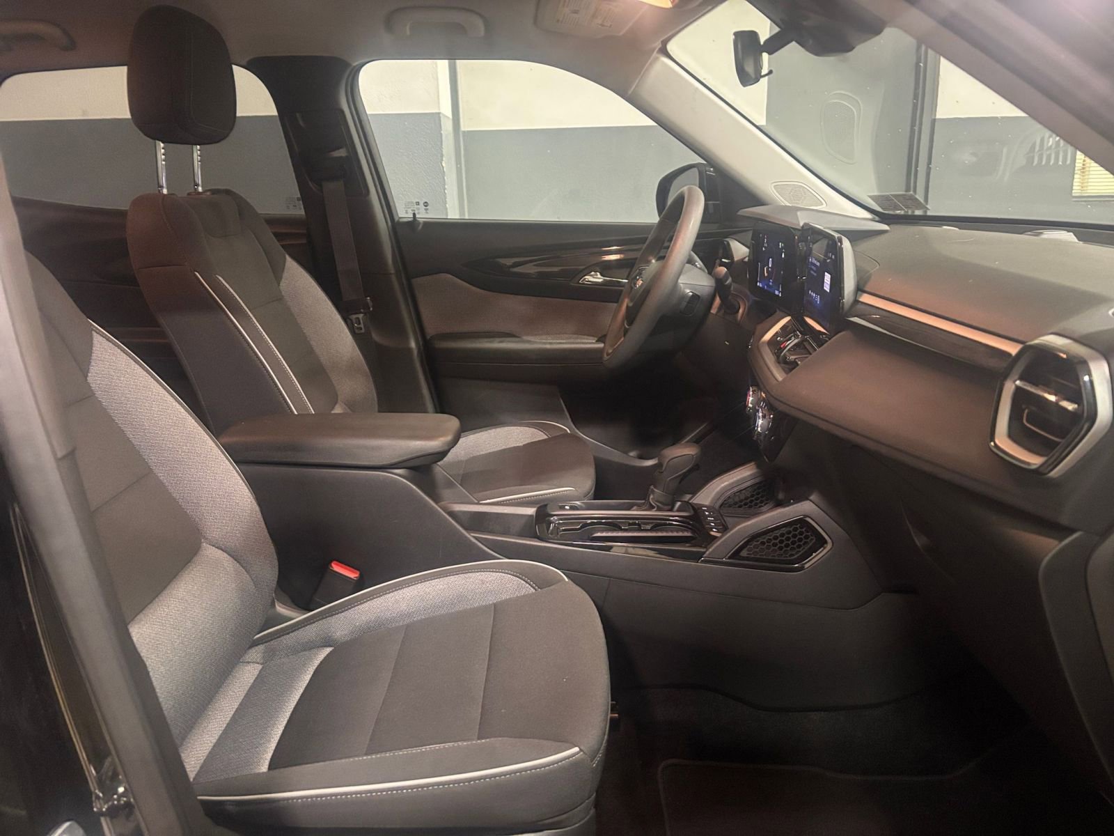 Used 2025 Chevrolet TrailBlazer LT image 24