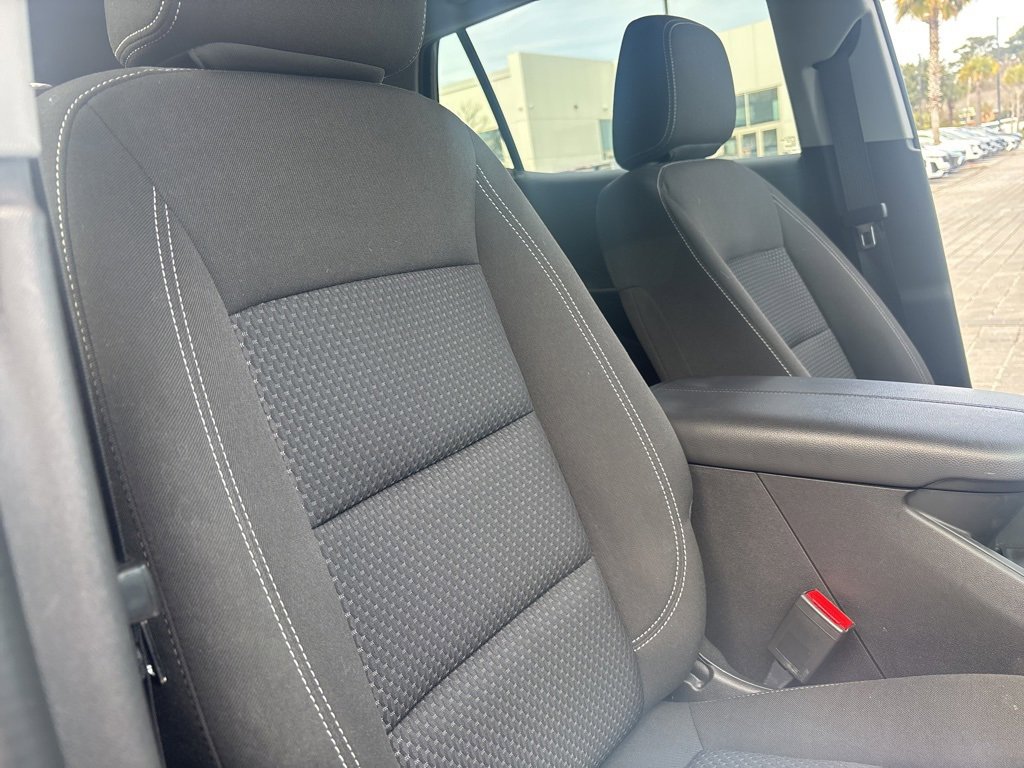 Used 2024 GMC Terrain SLE image 32