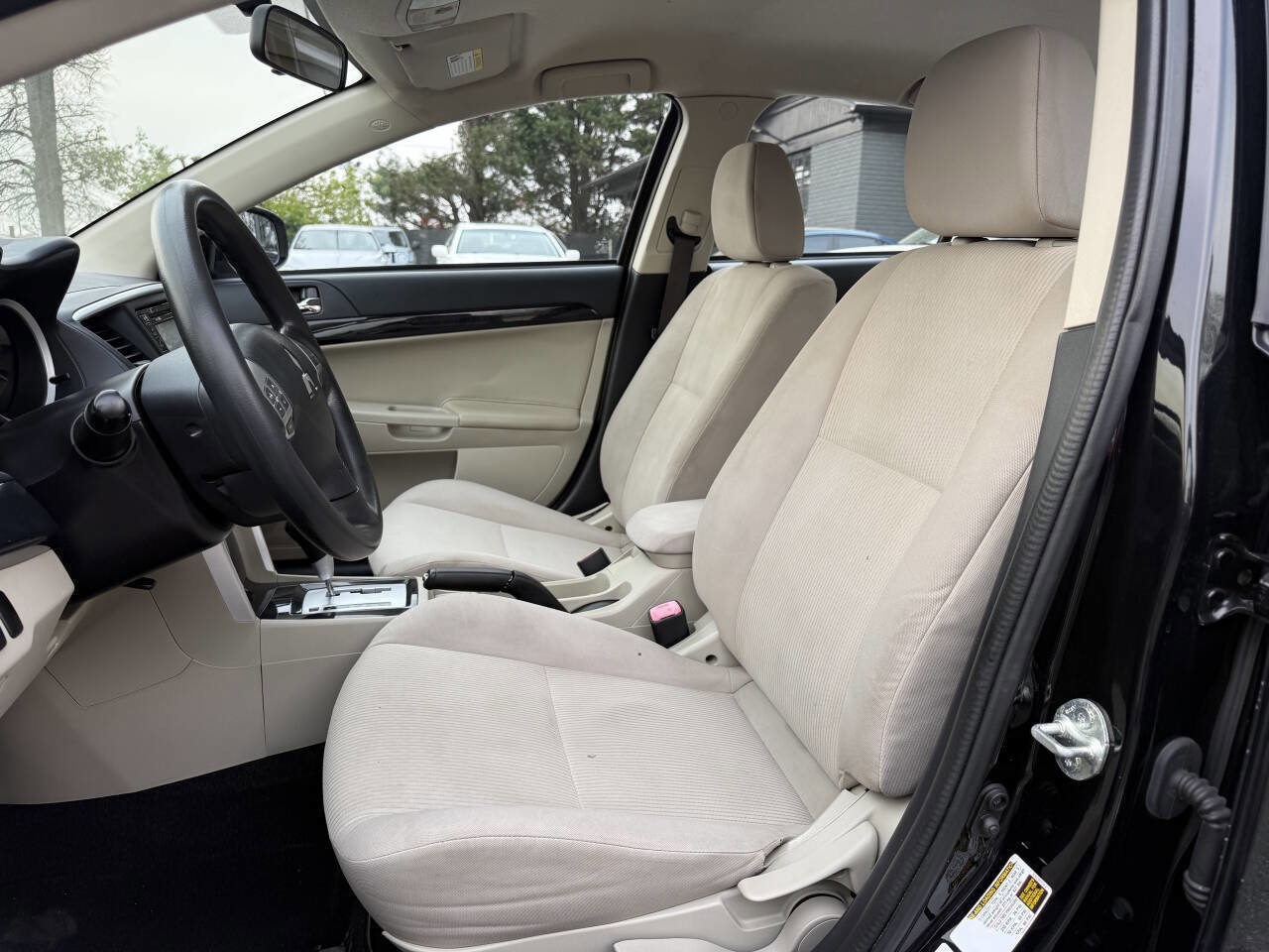 Used 2017 Mitsubishi Lancer ES image 9