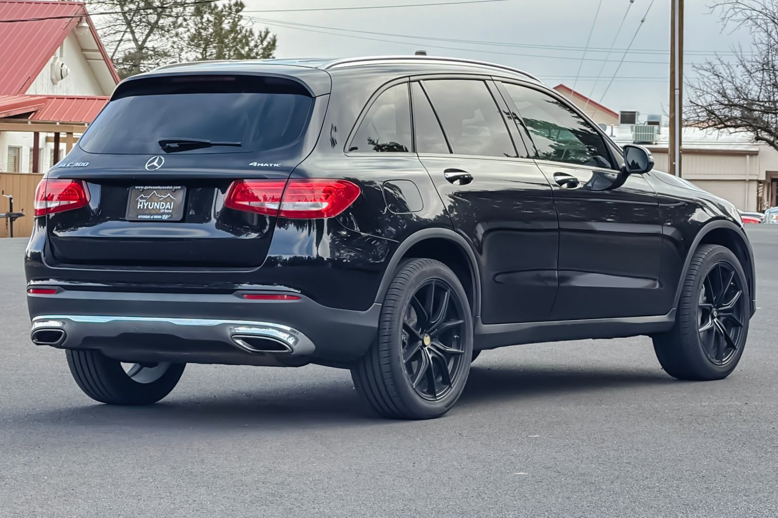 Used 2019 Mercedes-Benz GLC 300 4MATIC image 4