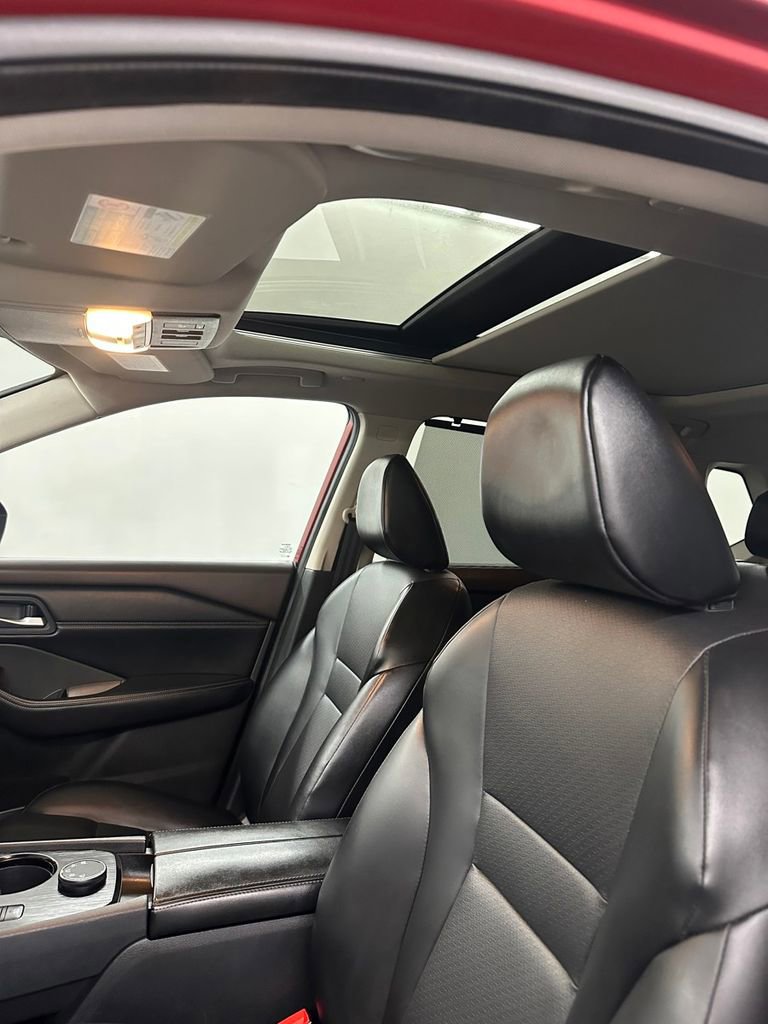 Used 2023 Nissan Rogue SV w/ SV Premium Package image 15