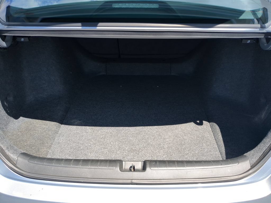 Used 2018 Honda Accord EX image 9