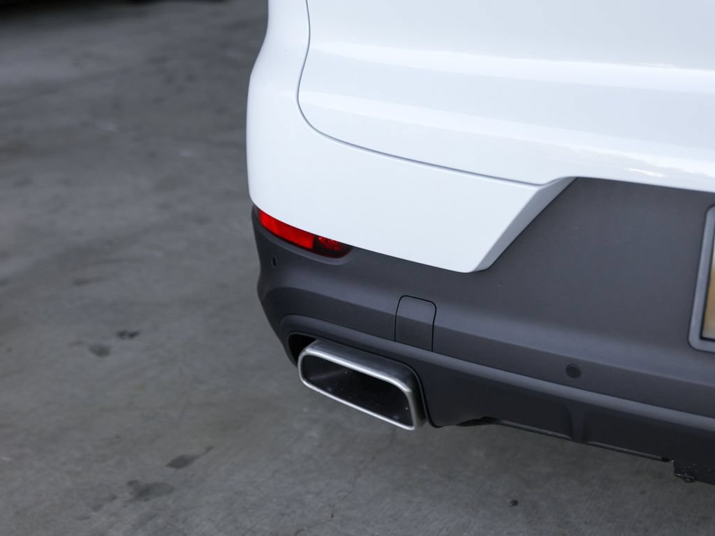 New 2026 Porsche Cayenne E-Hybrid Coupe AWD/4WD image 14