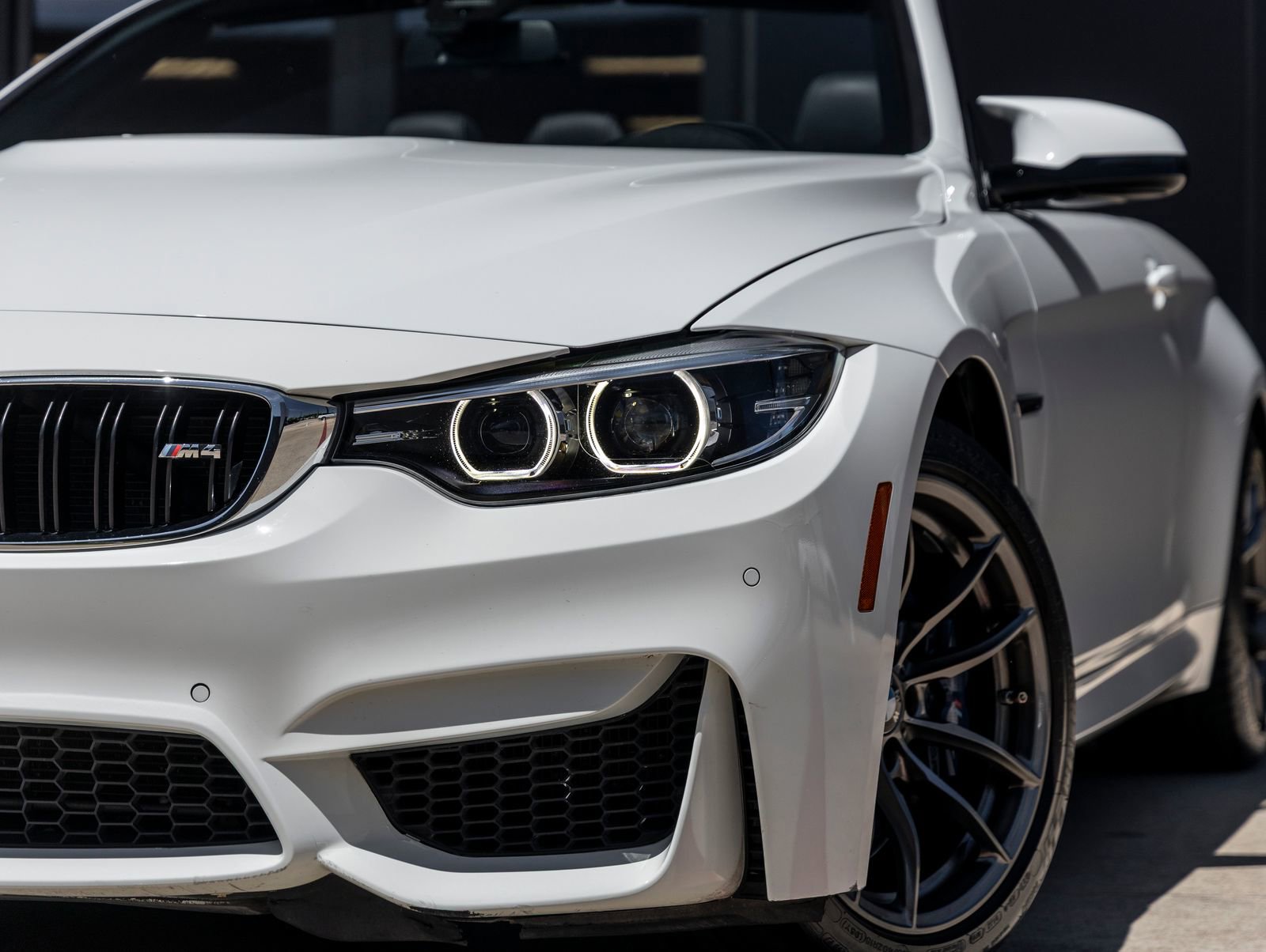 Used 2020 BMW M4 Convertible image 13