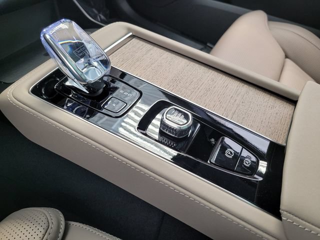 New 2026 Volvo XC90 B6 Ultra w/ Protection Package AWD/4WD image 23
