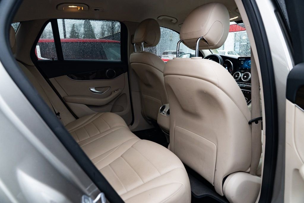 Used 2021 Mercedes-Benz GLC 300 4MATIC image 17