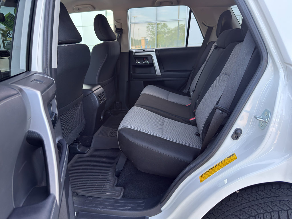 Used 2021 Toyota 4Runner SR5 AWD/4WD image 31