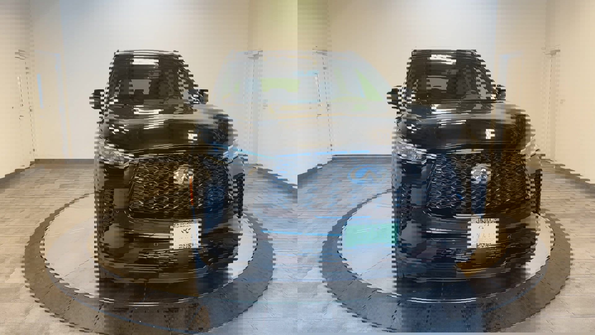 Certified 2025 INFINITI QX60 Luxe w/ Black Edition image 3