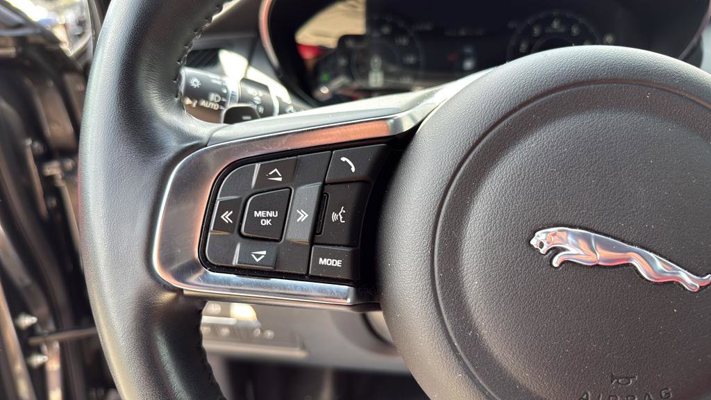 Used 2019 Jaguar E-PACE R-Dynamic HSE AWD/4WD image 23