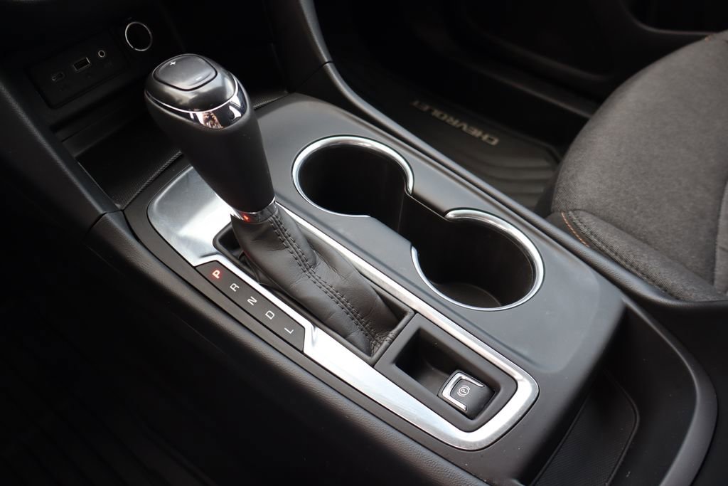 Used 2019 Chevrolet Equinox LT w/ Driver Convenience Package FWD image 9