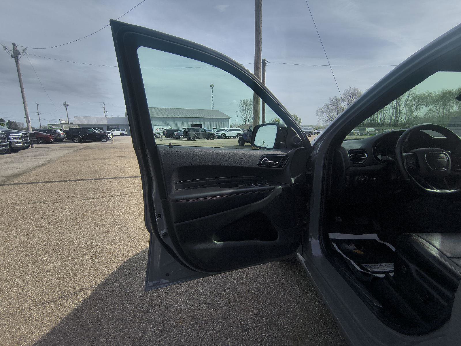 Used 2025 Dodge Durango GT image 11