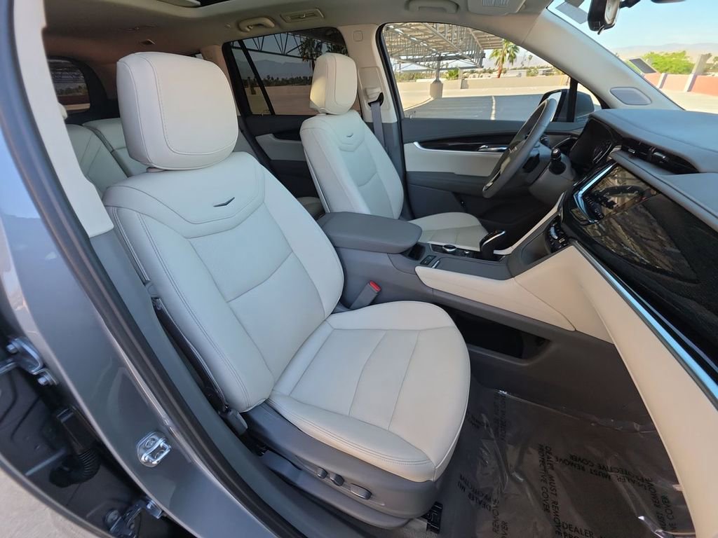 Certified 2025 Cadillac XT6 Premium Luxury w/ Technology Package FWD image 29