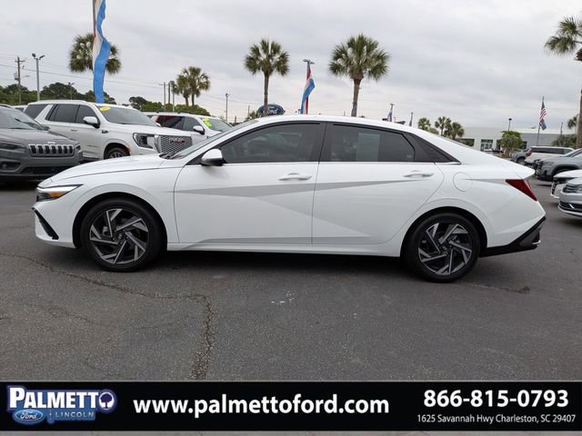 Used 2025 Hyundai Elantra Limited FWD image 7