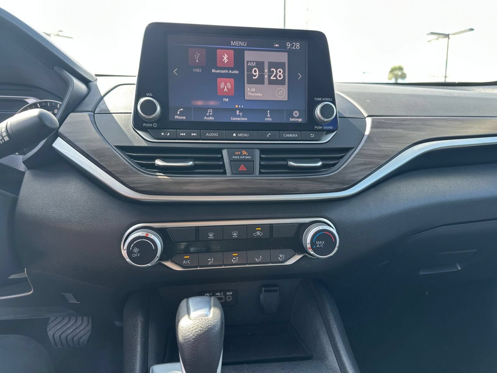 Used 2025 Nissan Altima 2.5 SV FWD image 16