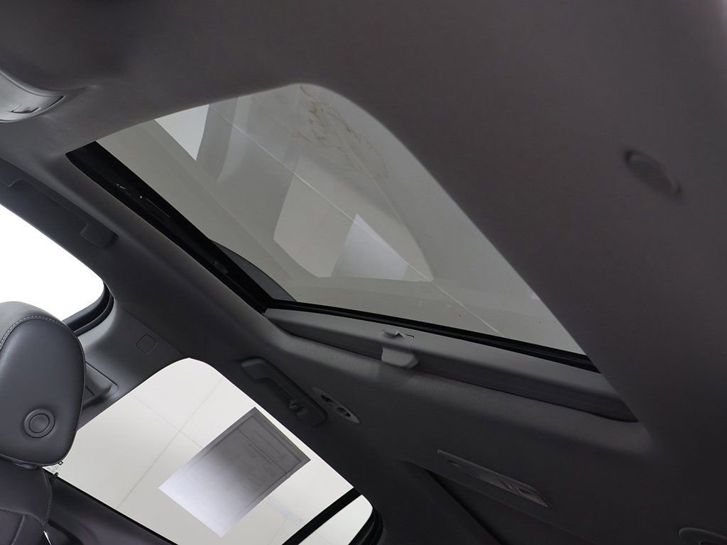 Used 2023 GMC Acadia SLT w/ Elevation Edition image 22