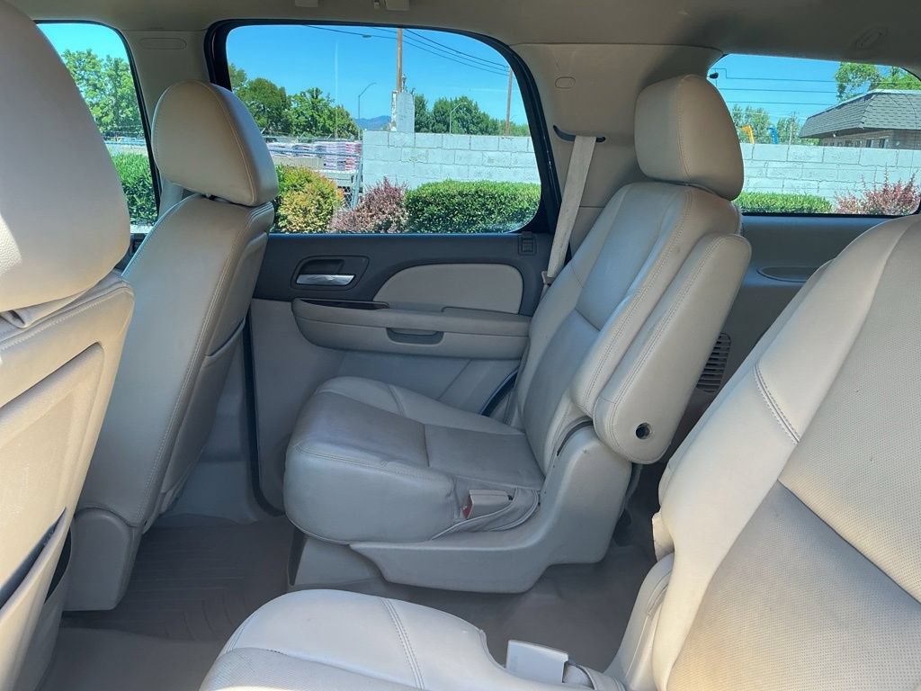Used 2013 GMC Yukon SLT w/ SLT-2 Equipment Package AWD/4WD image 26