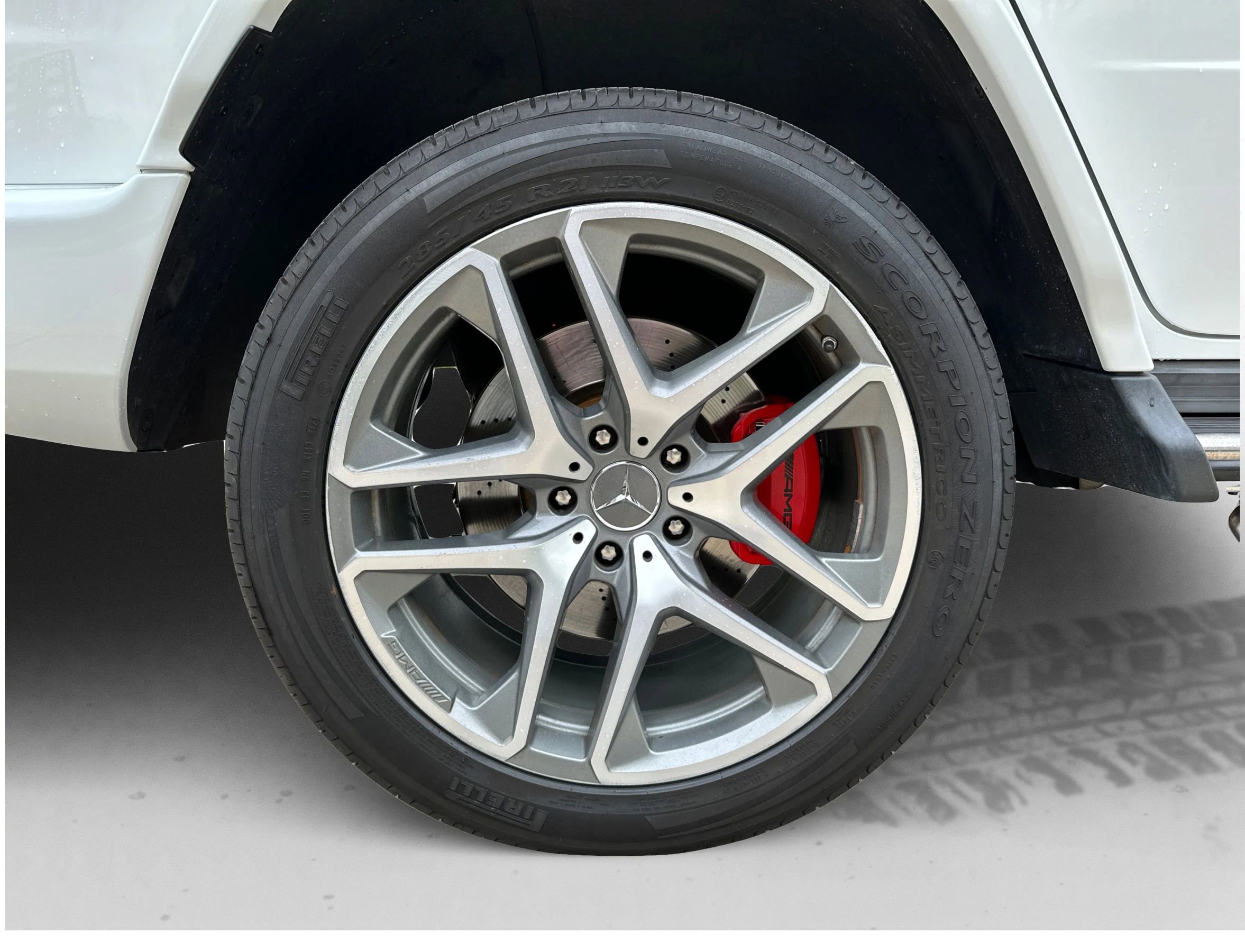 Used 2019 Mercedes-Benz G 63 AMG 4MATIC w/ Parking Package image 25