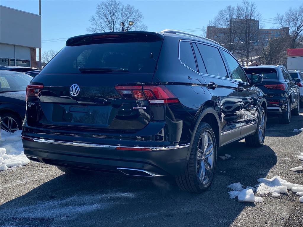 Used 2020 Volkswagen Tiguan SEL image 2