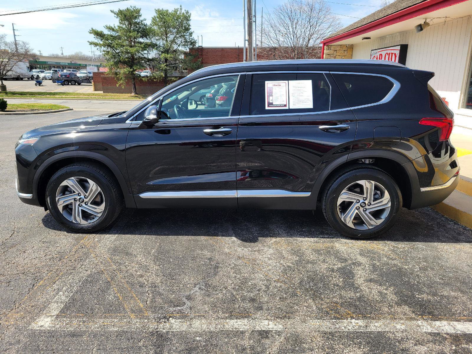 Used 2022 Hyundai Santa Fe SEL w/ Convenience + Premium Package FWD image 12
