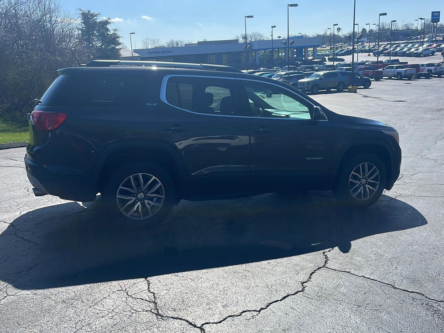 Used 2017 GMC Acadia SLE w/ Driver Alert Package I FWD image 6