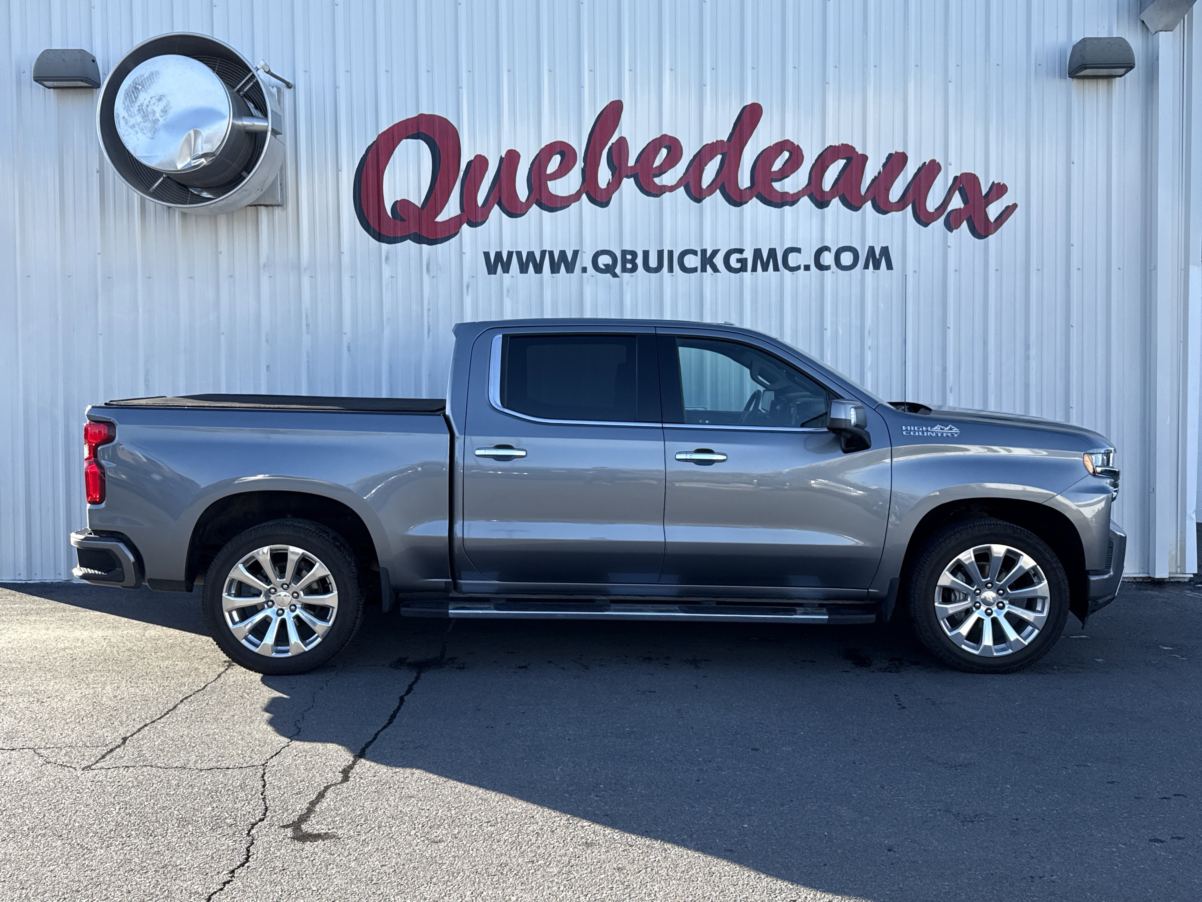 Used 2021 Chevrolet Silverado 1500 High Country w/ Technology Package image 32