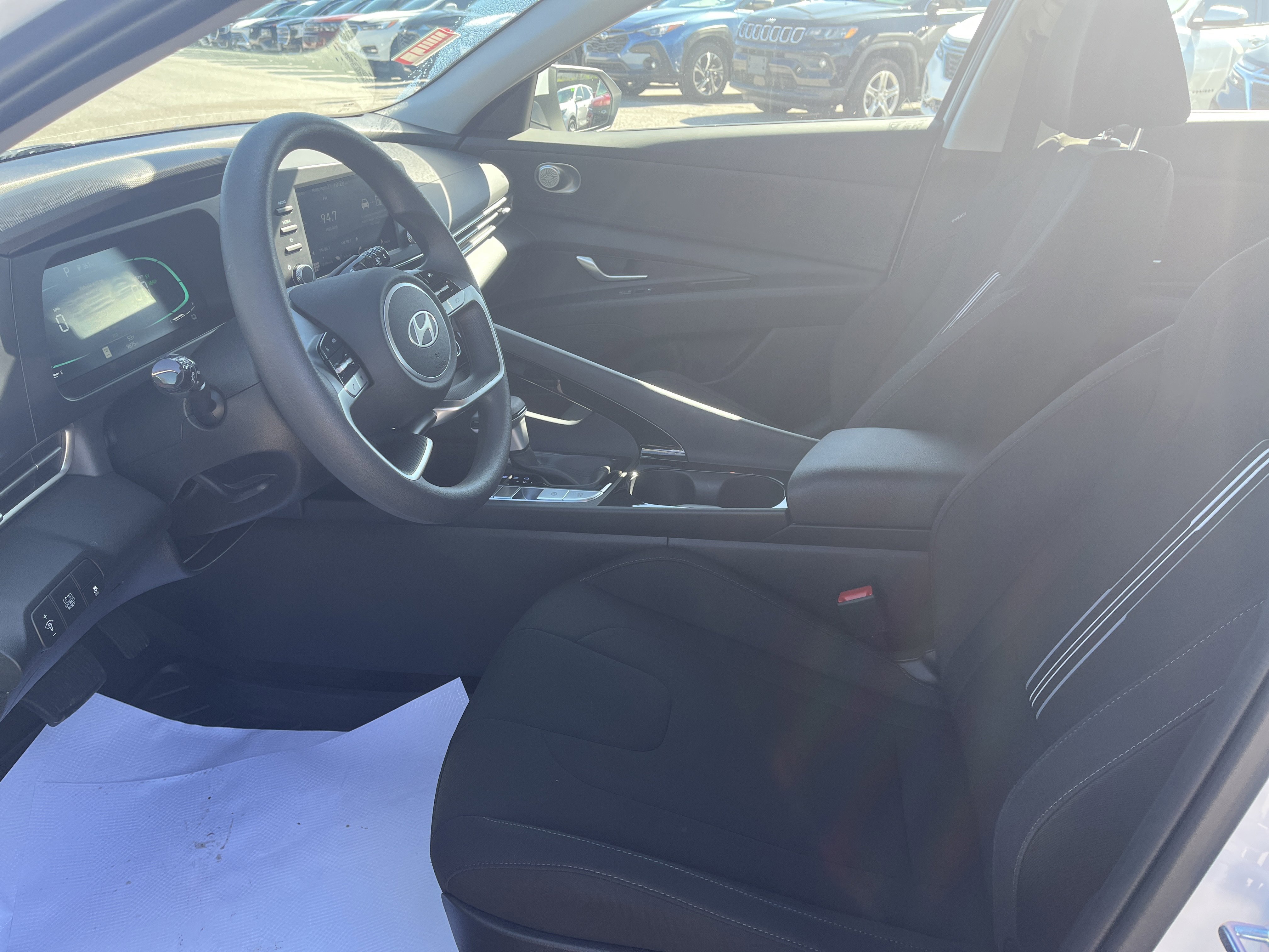 Used 2025 Hyundai Elantra Blue FWD image 12