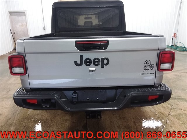 Used 2021 Jeep Gladiator Willys AWD/4WD image 7