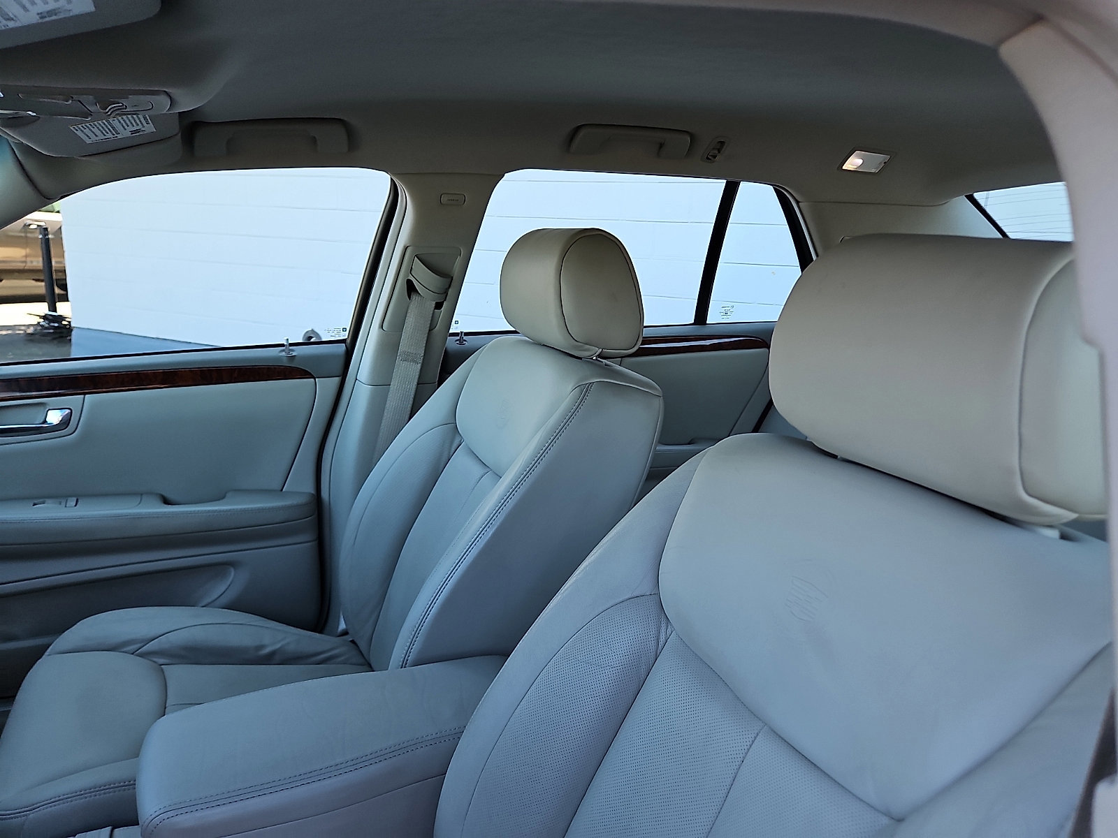 Used 2006 Cadillac DTS w/ Sun And Sound Package image 8