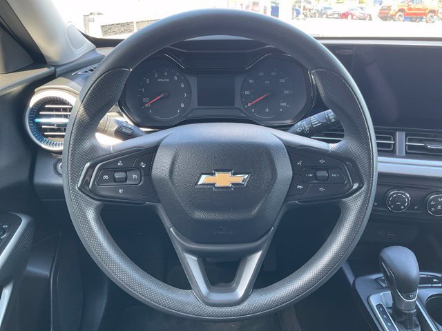 Used 2024 Chevrolet Trax LS w/ LS Convenience Package FWD image 5