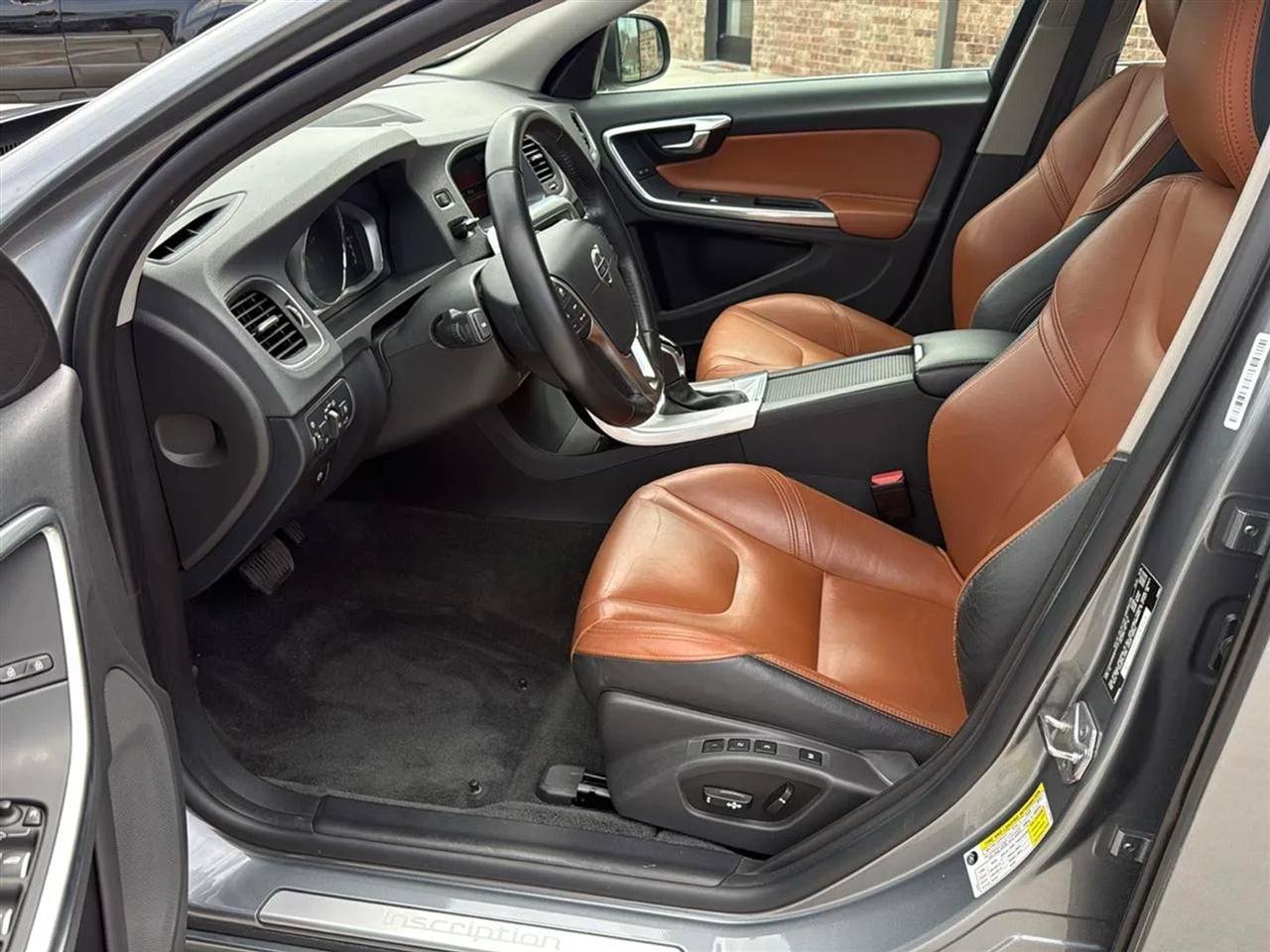 Used 2017 Volvo S60 T5 Inscription Platinum FWD image 41