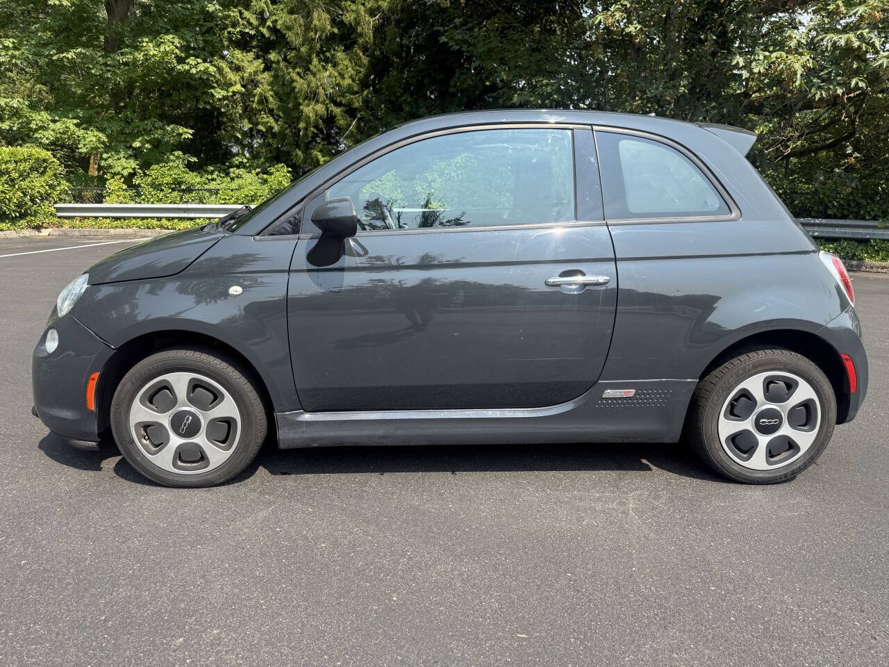 Used 2016 FIAT 500 e FWD image 2