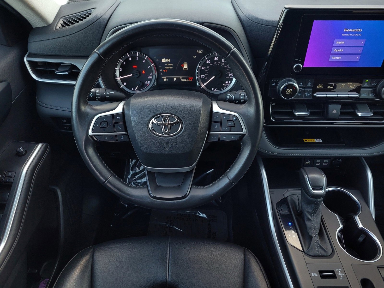 Certified 2024 Toyota Highlander XLE image 13