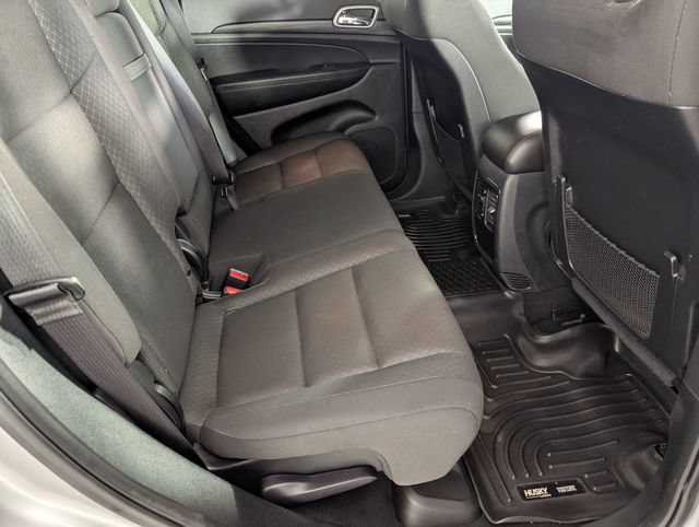 Used 2020 Jeep Grand Cherokee Laredo RWD image 28