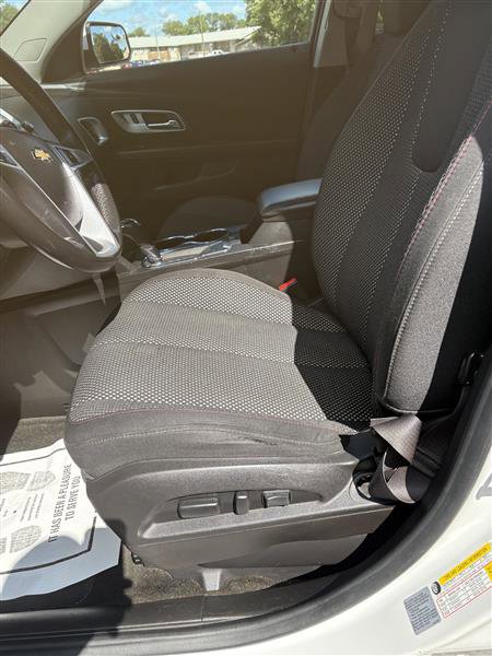 Used 2017 Chevrolet Equinox LT w/ Convenience Package image 5