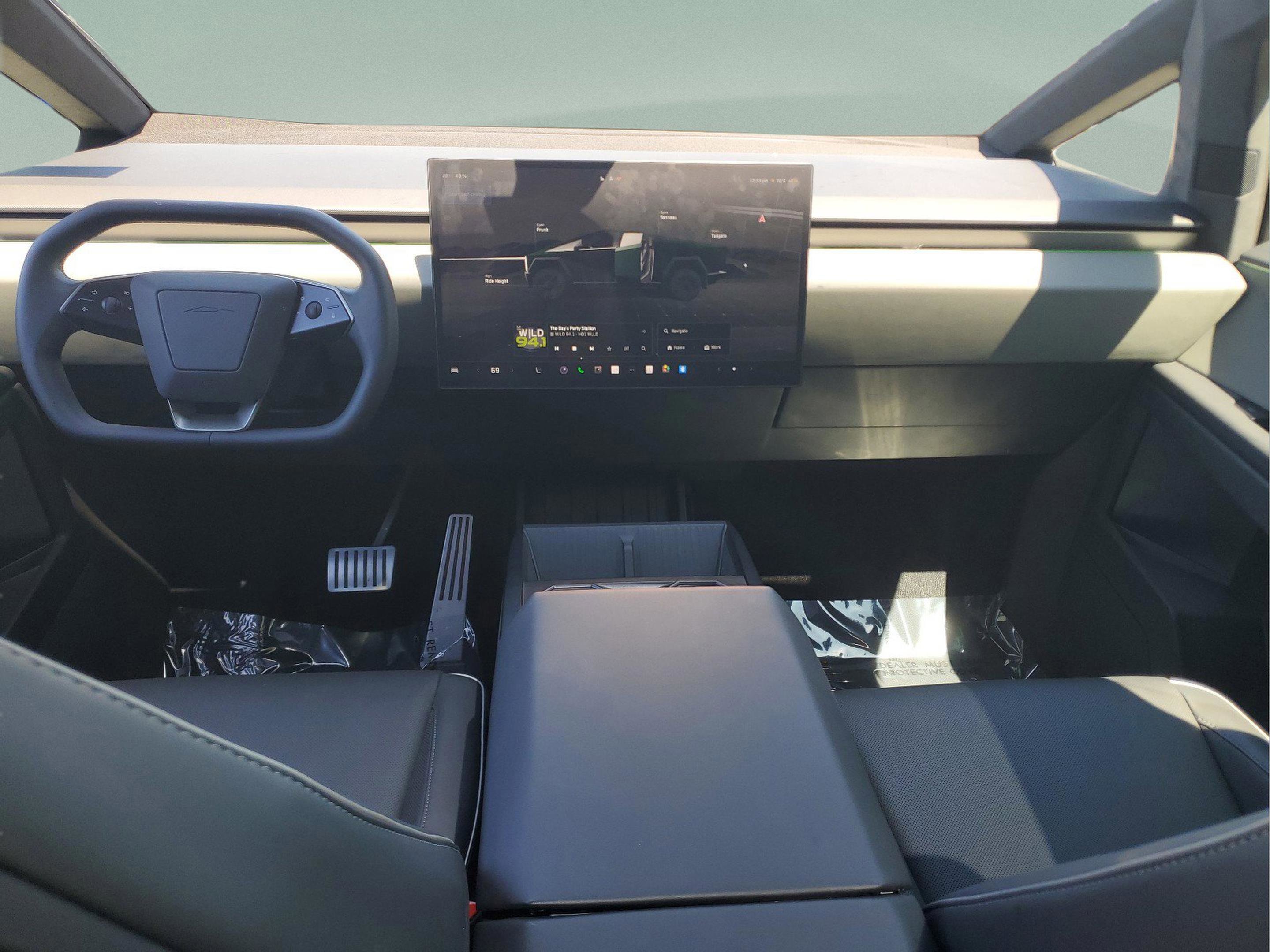 Used 2024 Tesla Cybertruck AWD Crew Cab image 8