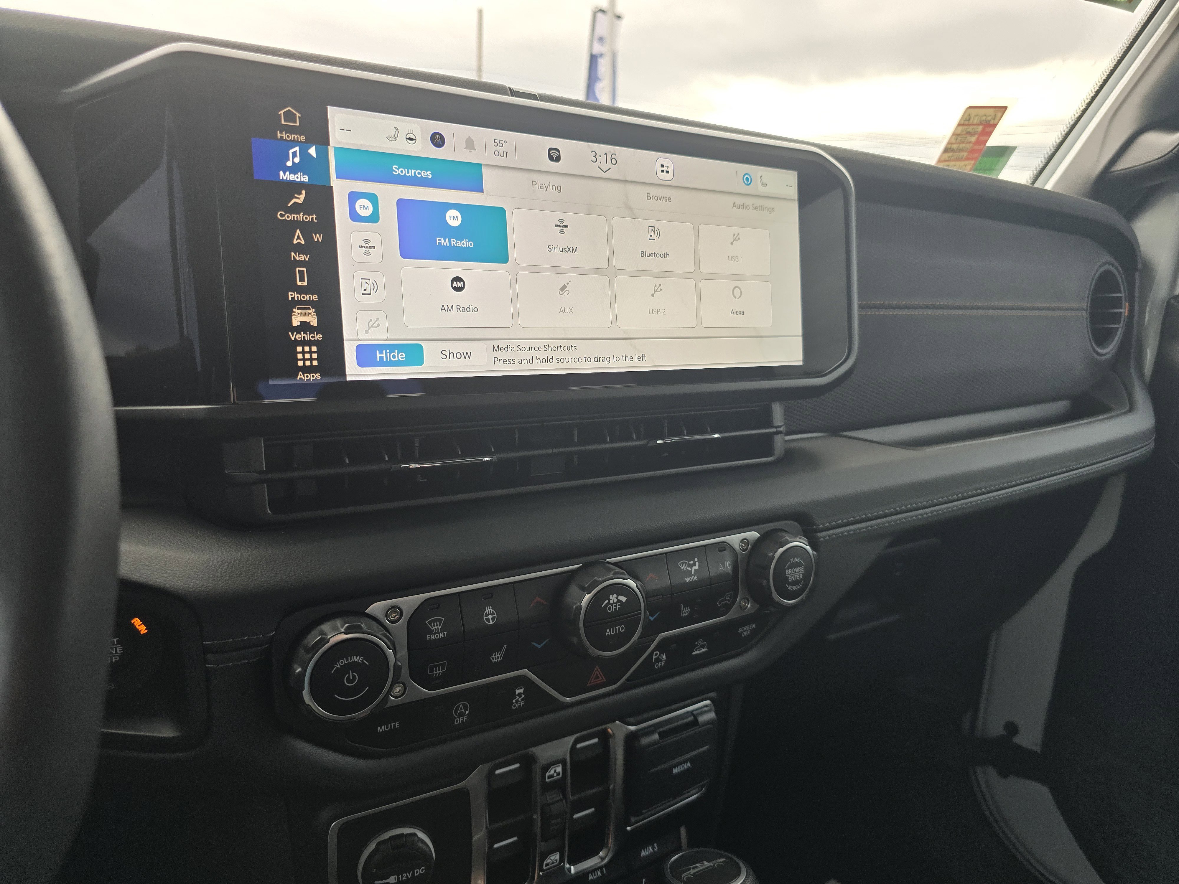 Used 2024 Jeep Gladiator Mojave w/ Technology Group image 21