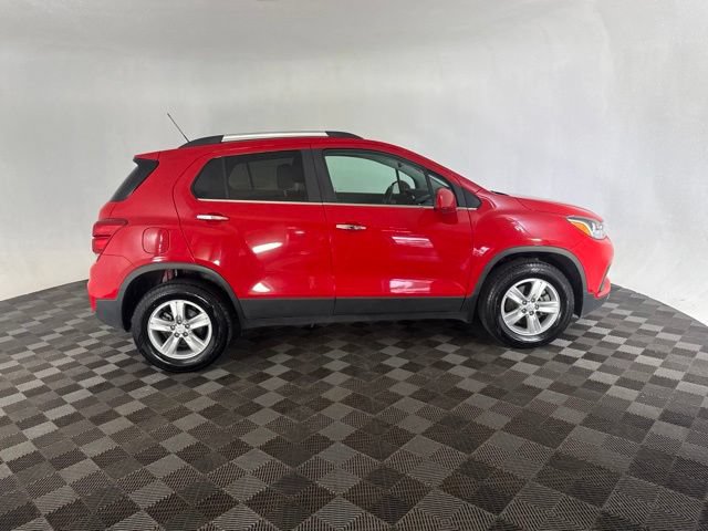 Used 2018 Chevrolet Trax LT w/ Sun & Sound Package AWD/4WD image 4