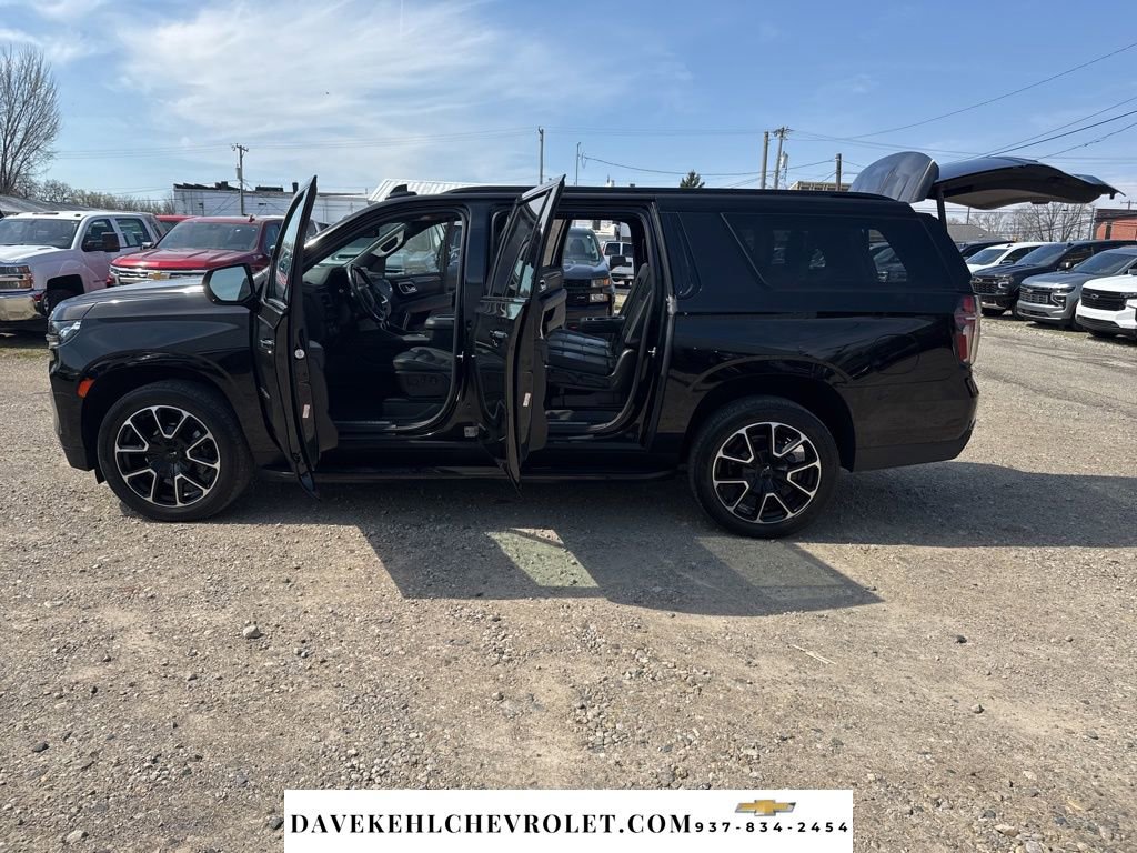 Used 2021 Chevrolet Suburban RST image 30