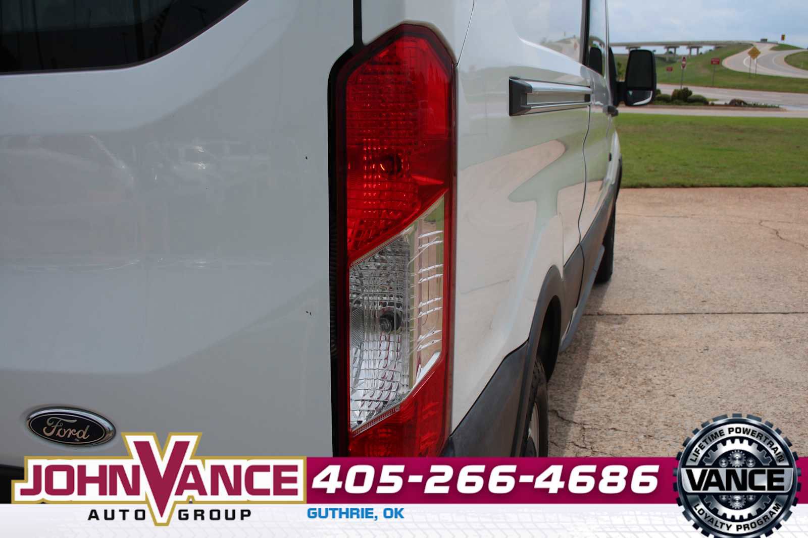 Used 2019 Ford Transit 250 148 Medium Roof RWD image 11