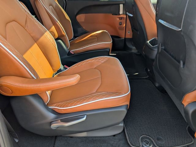 New 2026 Chrysler Pacifica Pinnacle image 32