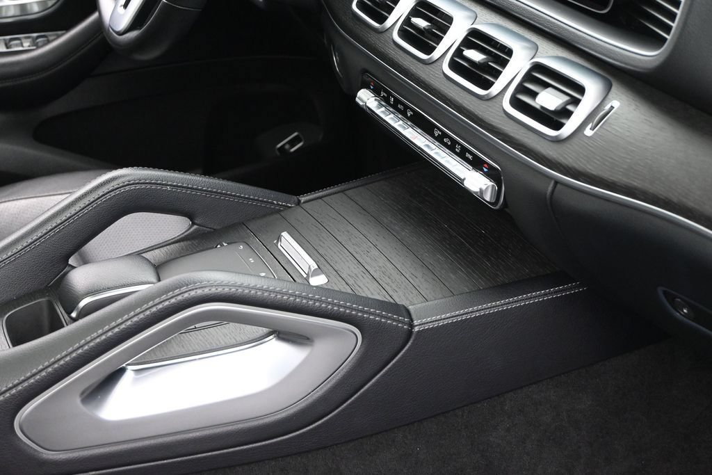 Used 2021 Mercedes-Benz GLE 350 4MATIC w/ AMG Line Exterior image 24