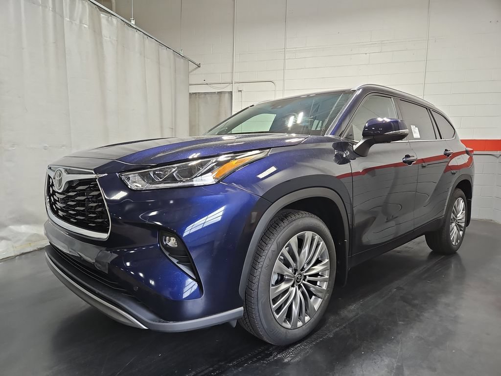 New 2026 Toyota Highlander Platinum AWD/4WD image 4