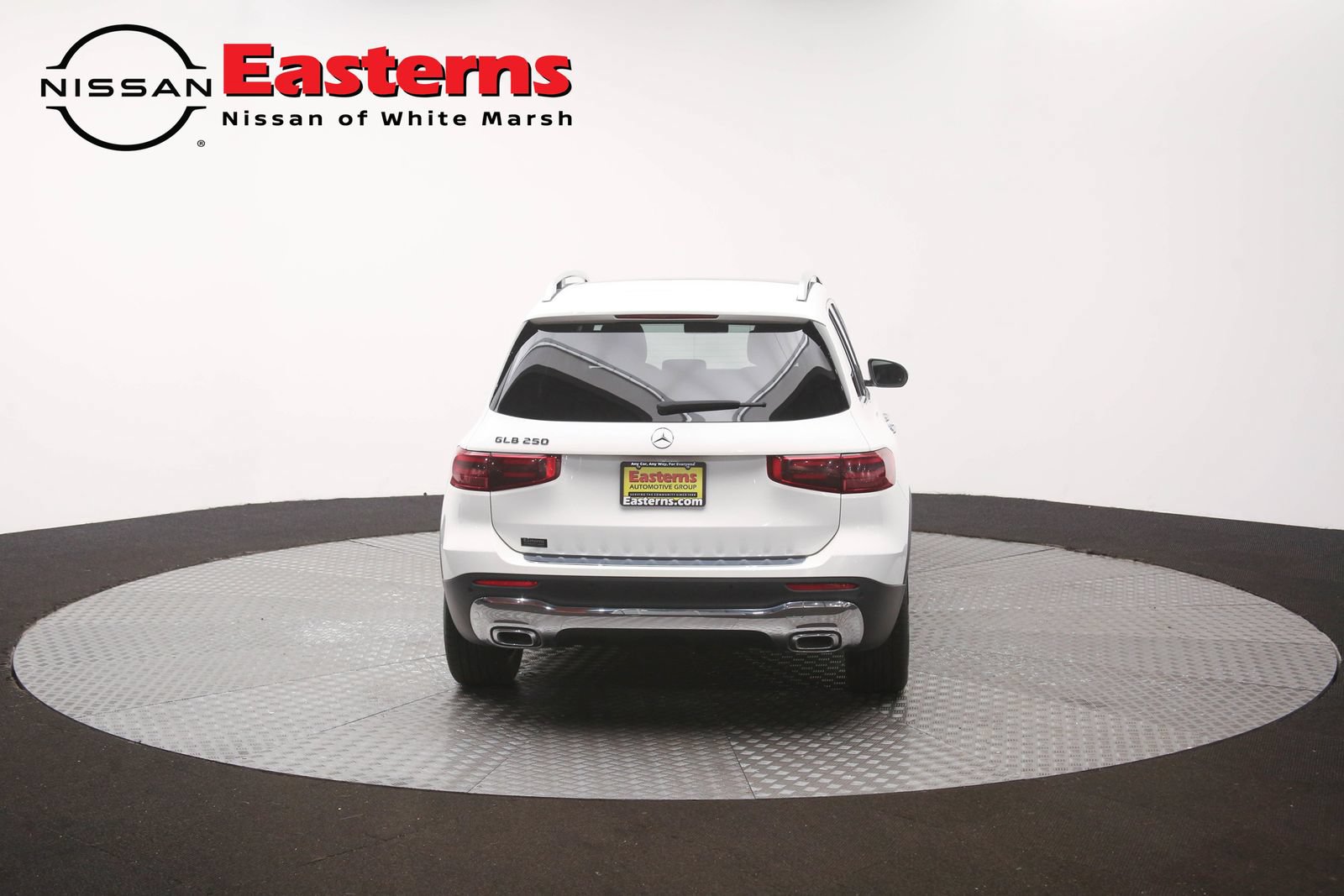 Used 2025 Mercedes-Benz GLB 250 w/ Exclusive Package image 39