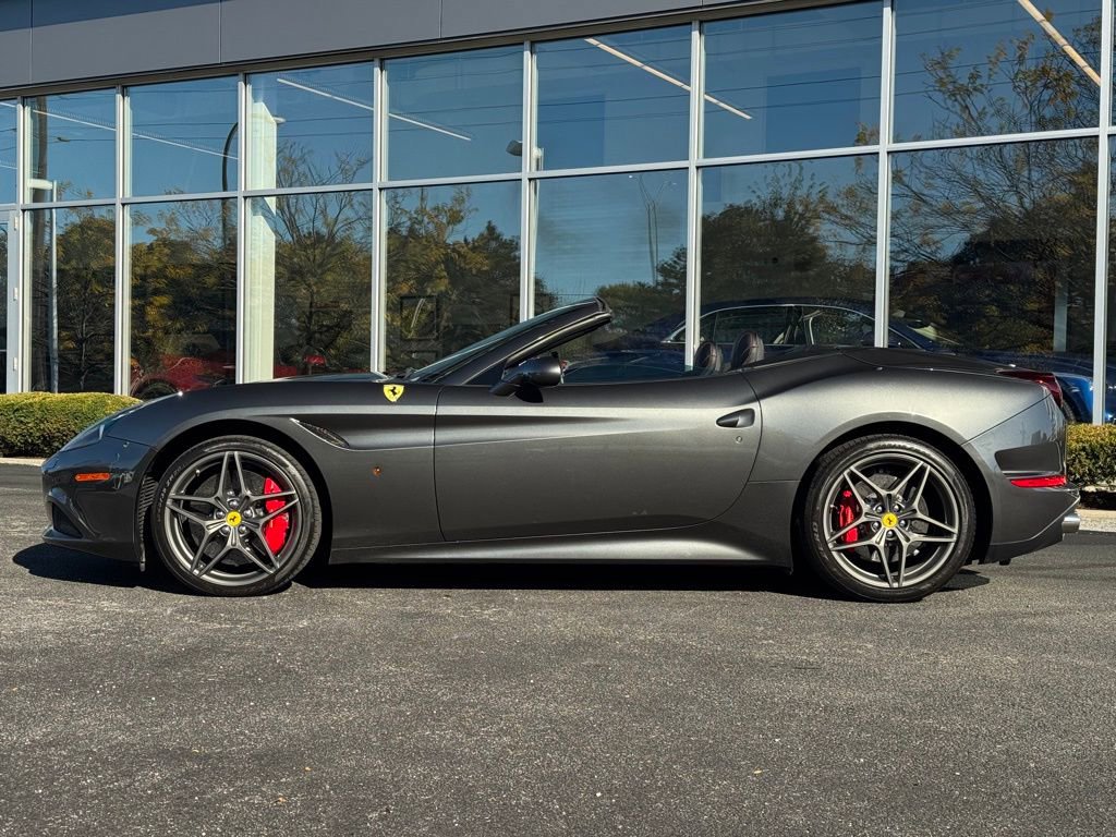 Used 2016 Ferrari California T image 4