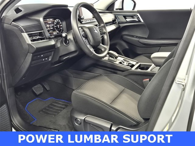 Used 2025 Mitsubishi Outlander ES image 7