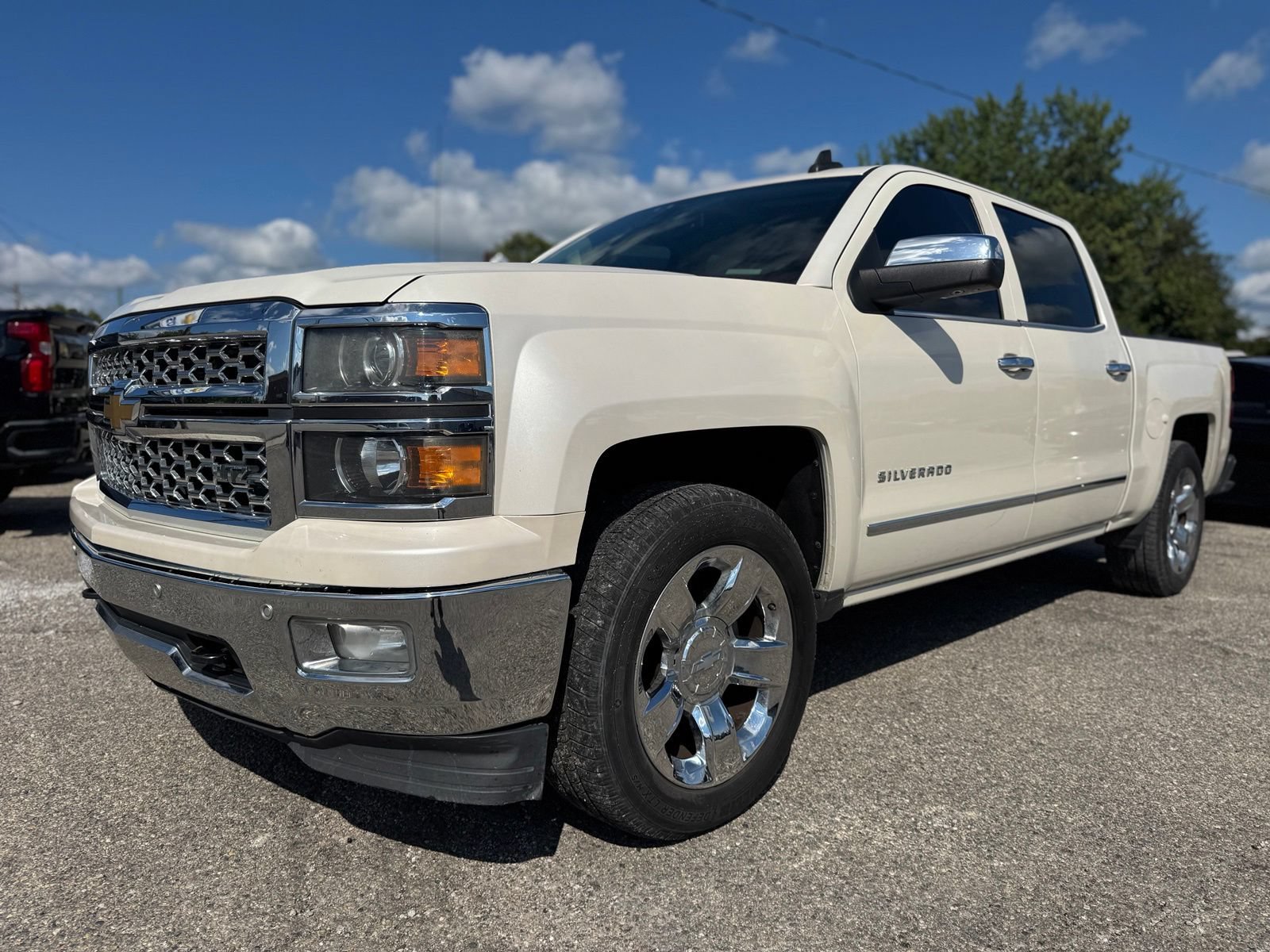 Used 2015 Chevrolet Silverado 1500 LTZ w/ LTZ Plus Package AWD/4WD image 2