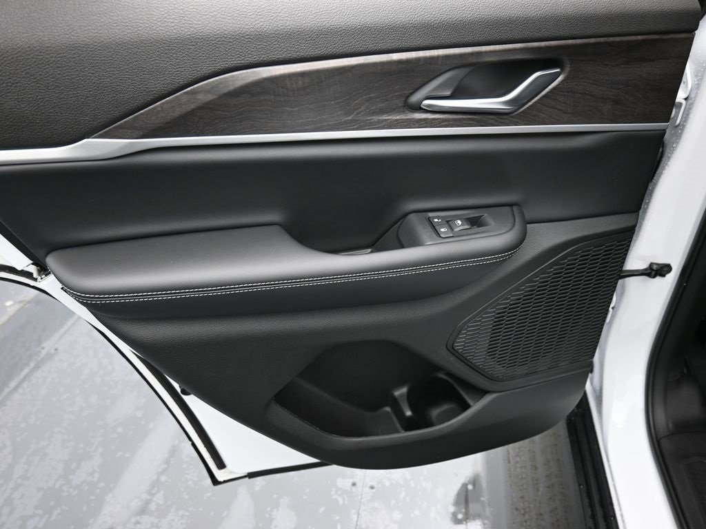 New 2025 Jeep Grand Cherokee Limited w/ Trailer Tow Package image 12